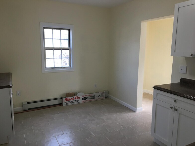 More Photos Of 443 Jackson Ave, Elizabeth Storefront Retail Residential For Sale