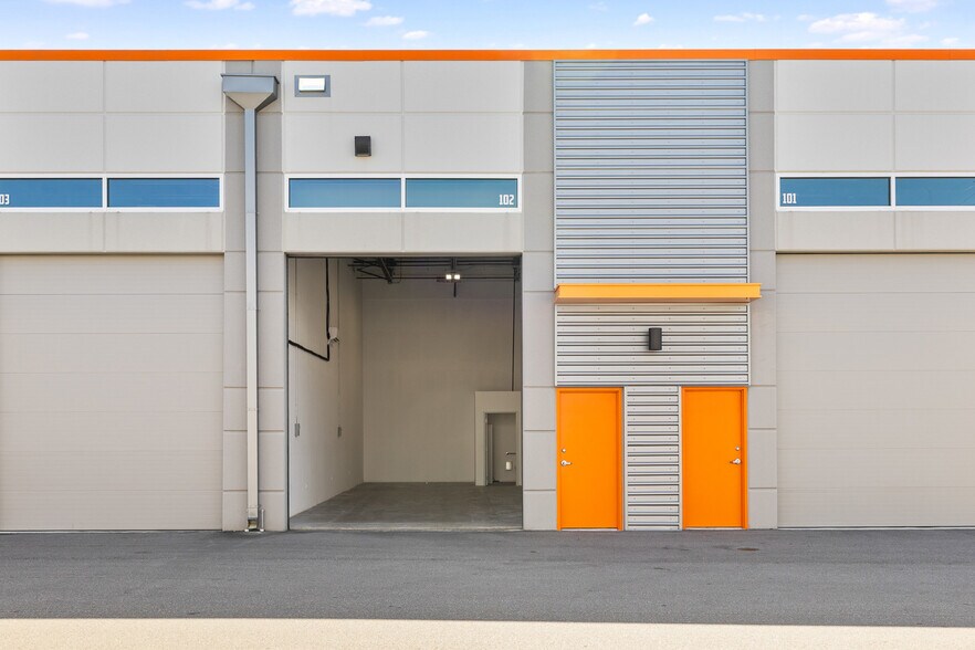 More Photos Of 1111 N 34th St, Tampa Self Storage For Sale