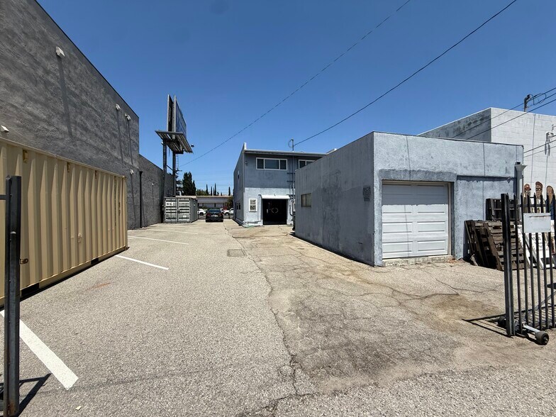 More Photos Of 10434 Burbank Blvd, North Hollywood Storefront Retail Residential For Sale