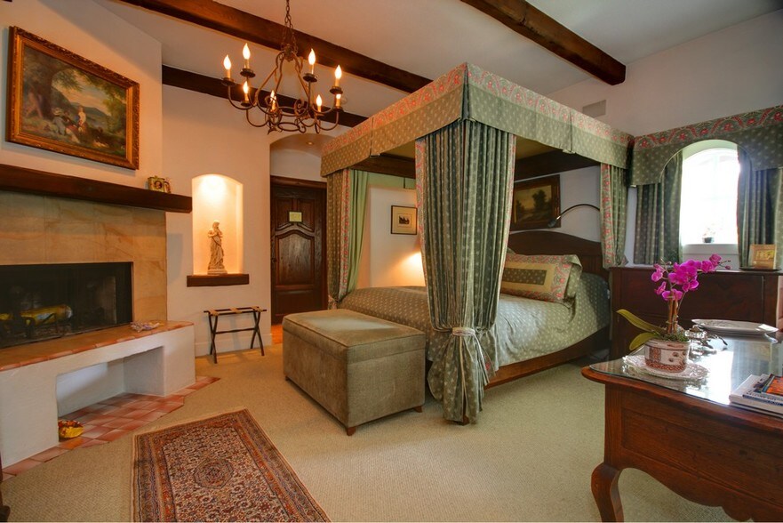 More Photos Of 48644 Victoria Ln, Oakhurst Hospitality For Sale