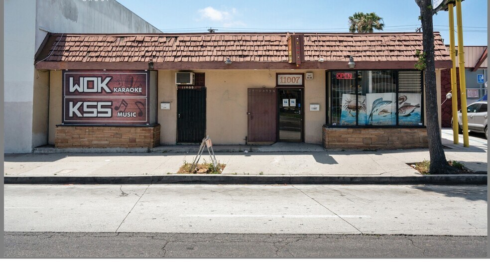 More Photos Of 11007 Crenshaw Blvd, Inglewood Storefront For Sale