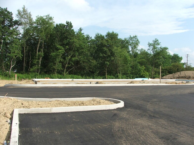 More Photos Of 128 Graham Park Dr, Cranberry Township Freestanding For Lease