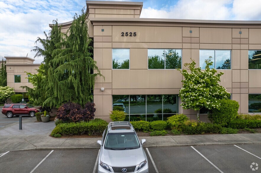 More Photos Of 2525 220th St SE, Bothell Flex For Lease