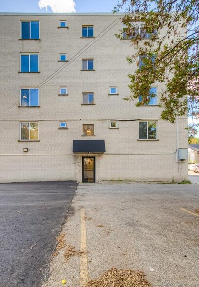 More Photos Of 30 Chatham St, Brantford Apartments For Sale