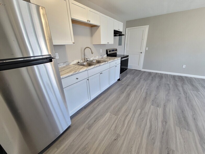 More Photos Of 1351 Iowa Ave SE, Huron Apartments For Sale