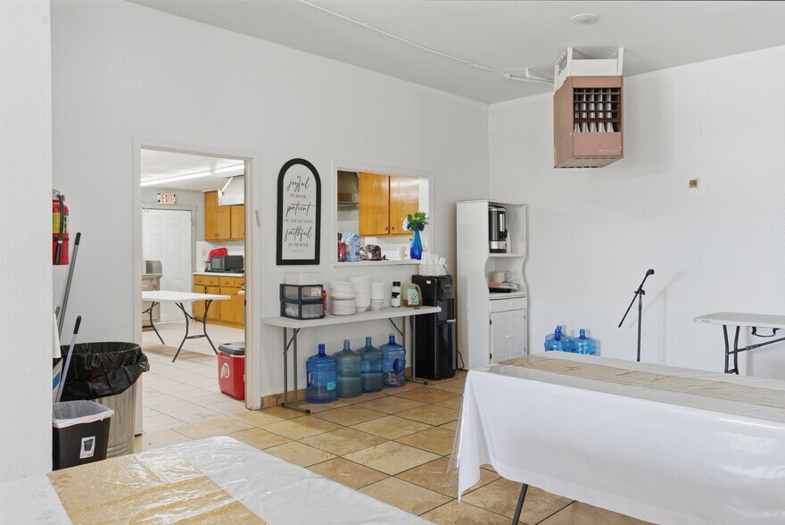 More Photos Of 375 C St, Arvin Specialty For Sale