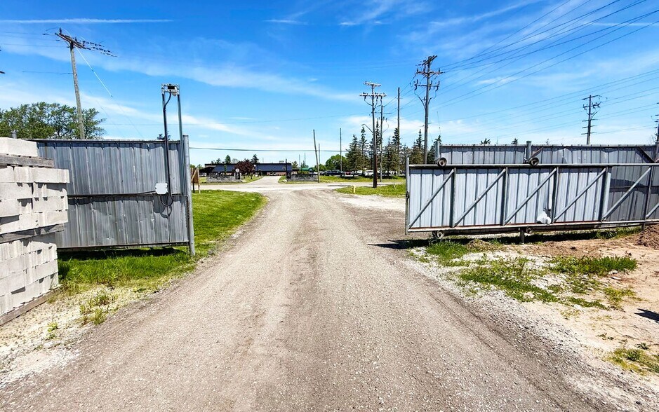 More Photos Of 737 Gilmore Rd, Fort Erie Warehouse For Sale