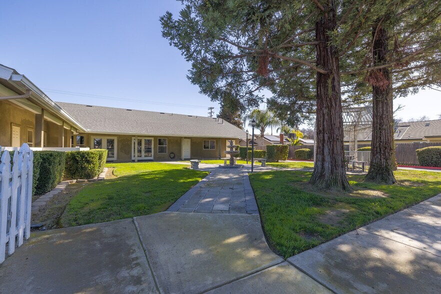 More Photos Of 2127 S Giddings St, Visalia Religious Facility For Lease
