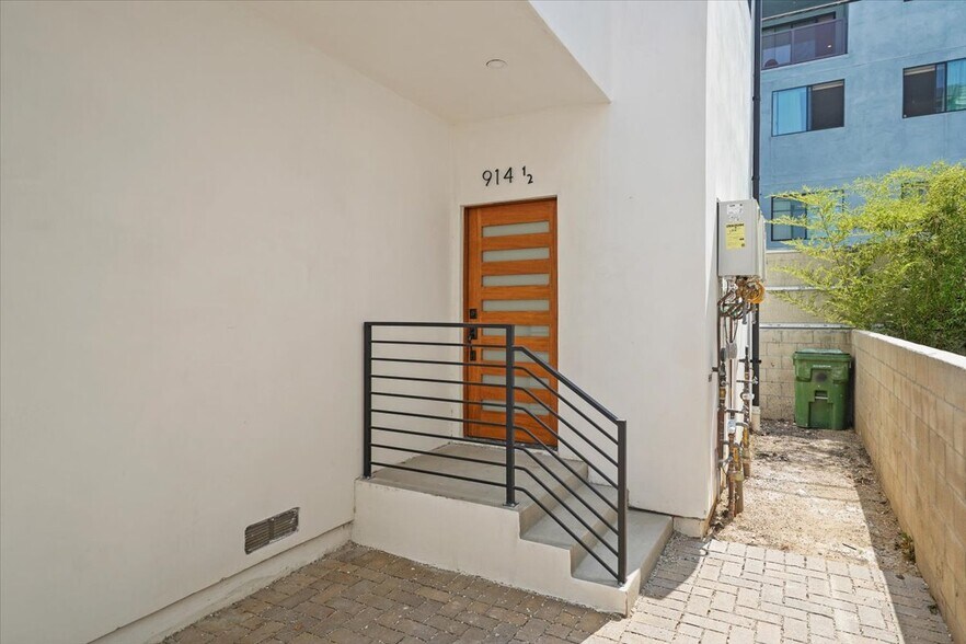 More Photos Of 910 Hudson ave, Los Angeles Apartments For Sale