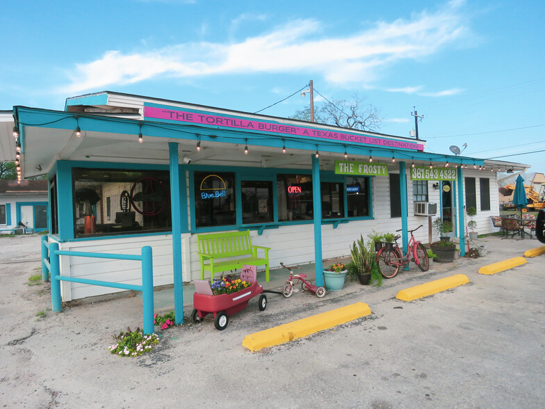 Primary Photo Of 809 Wood Ave, Woodsboro General Retail For Sale