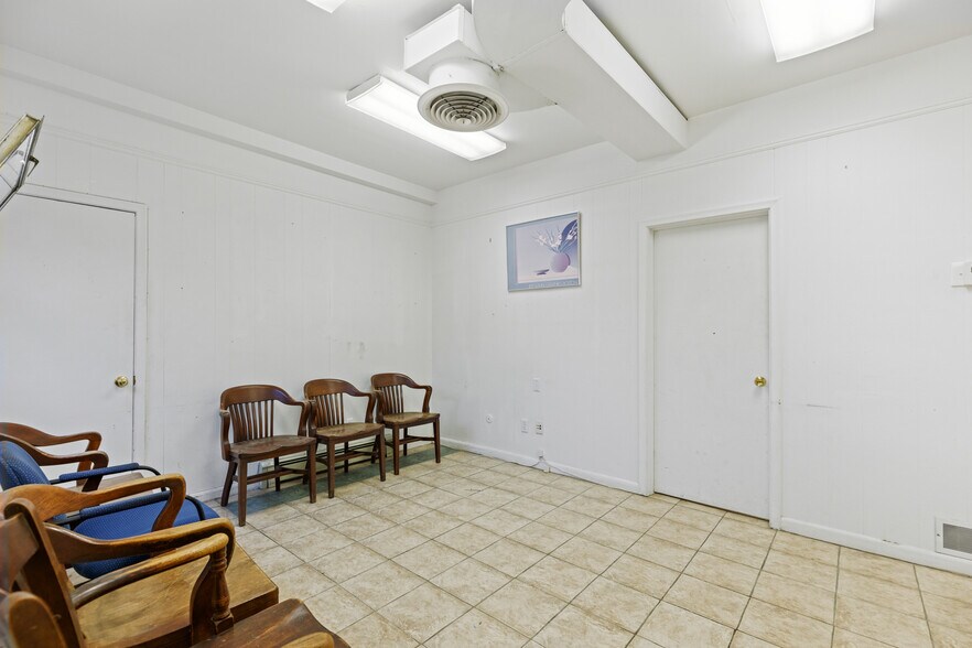 More Photos Of 87 Old River St, Hackensack Office Residential For Lease