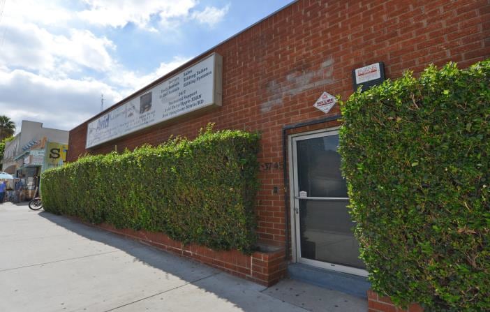 More Photos Of 3743 Cahuenga Blvd, Studio City Office For Lease