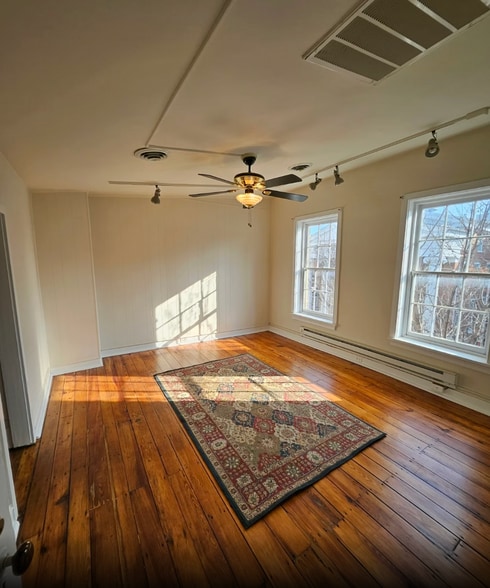 More Photos Of 21 E Church St, Frederick Office Residential For Lease