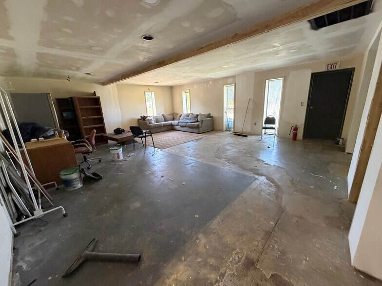 More Photos Of 1725 Wells Hwy, Seneca Industrial For Lease