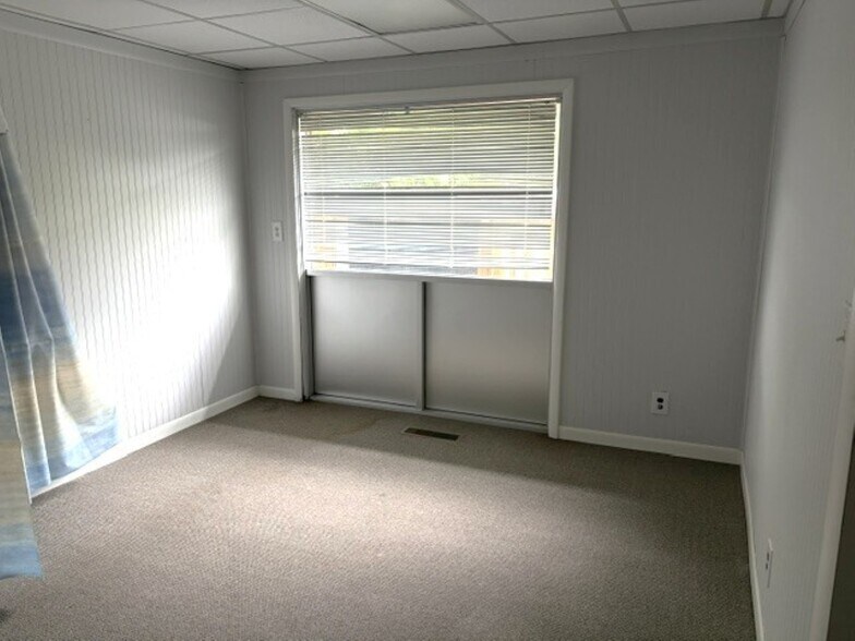 More Photos Of 1924 Allentown Rd, Lima Medical For Sale