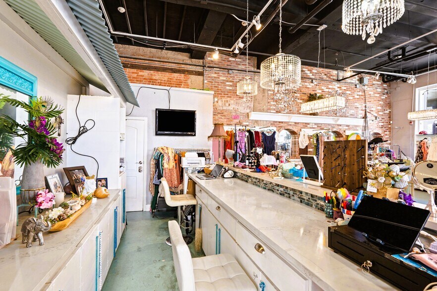 More Photos Of 202 25th St, Galveston Restaurant For Sale