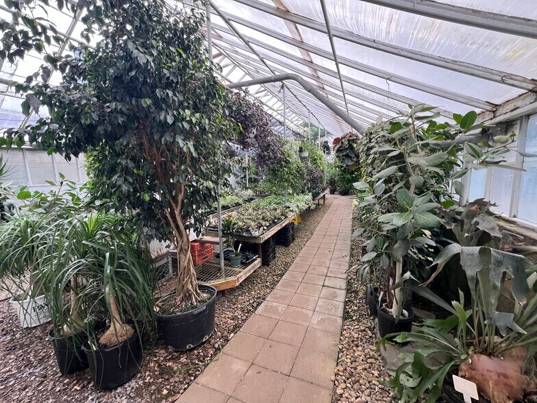 More Photos Of 213 Missouri St., Franklin Garden Center For Sale