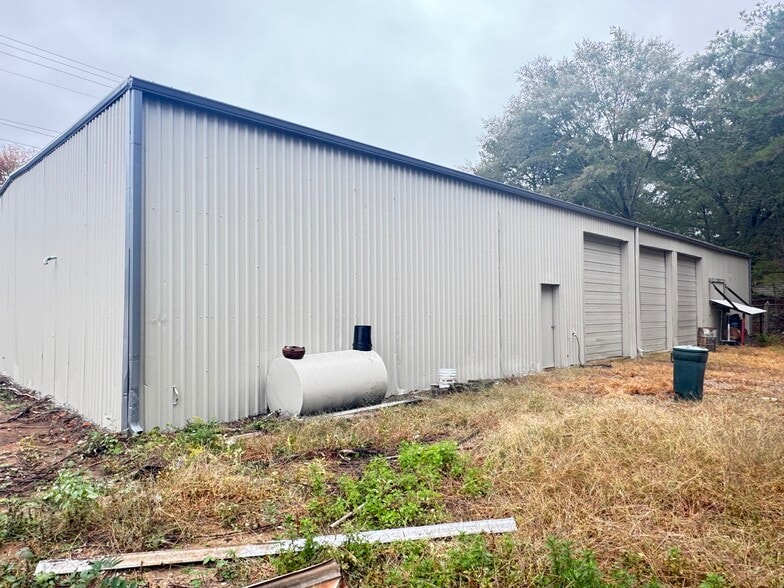 More Photos Of 11911 Veterans Memorial Hwy, Douglasville Auto Repair For Sale