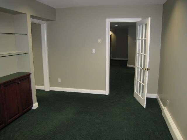 More Photos Of 1538 Foster St, White Rock Office For Lease