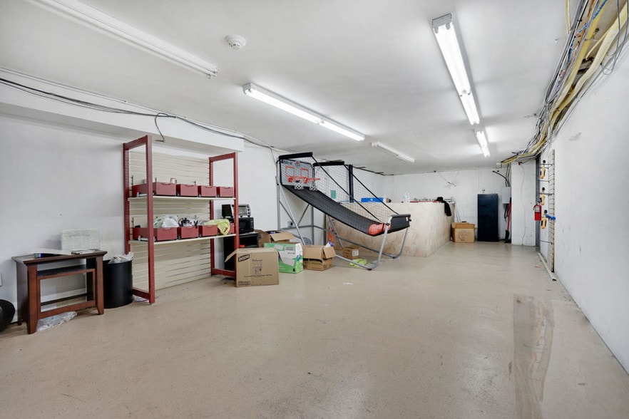 More Photos Of 418 Clifton Ave, Lakewood Medical For Lease