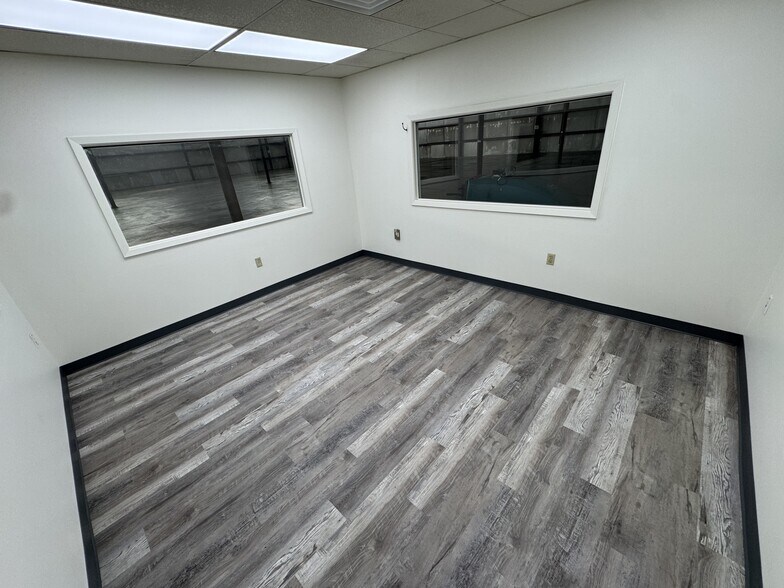 More Photos Of 160 Industrial Dr, Jackson Distribution For Lease