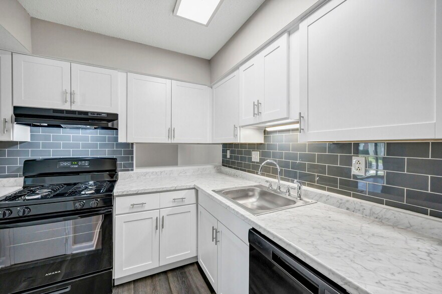 More Photos Of 200 Bentree Ln, Florence Apartments For Sale