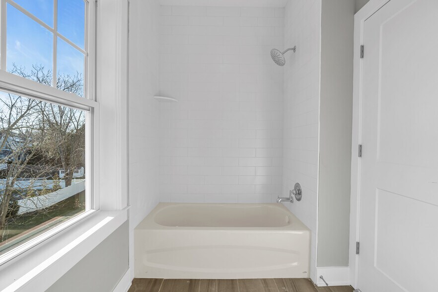 More Photos Of 33 Union Ave, Manasquan Apartments For Sale