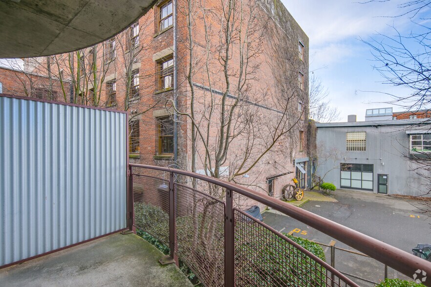 More Photos Of 536 Herald St, Victoria Apartments For Lease