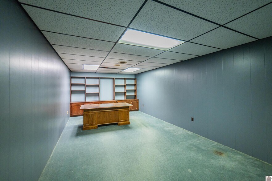 More Photos Of 703 Jefferson St, Paducah Office For Sale