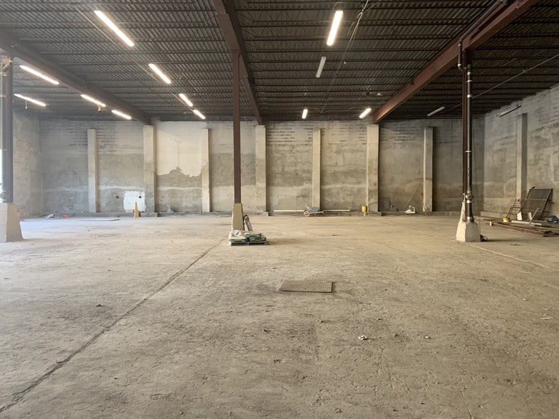 More Photos Of 556 River Ave, Bronx Storefront Retail Office For Lease