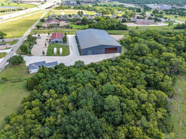 More Photos Of 1771 Robinson Road, Grand Prairie Warehouse For Sale