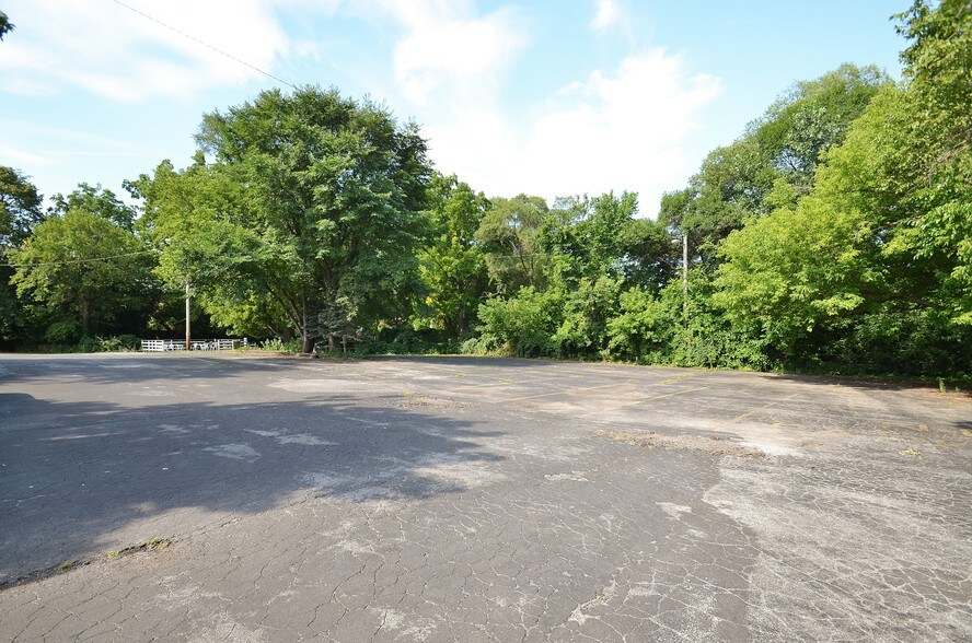 More Photos Of 6655 N Green Bay Ave, Glendale Restaurant For Sale