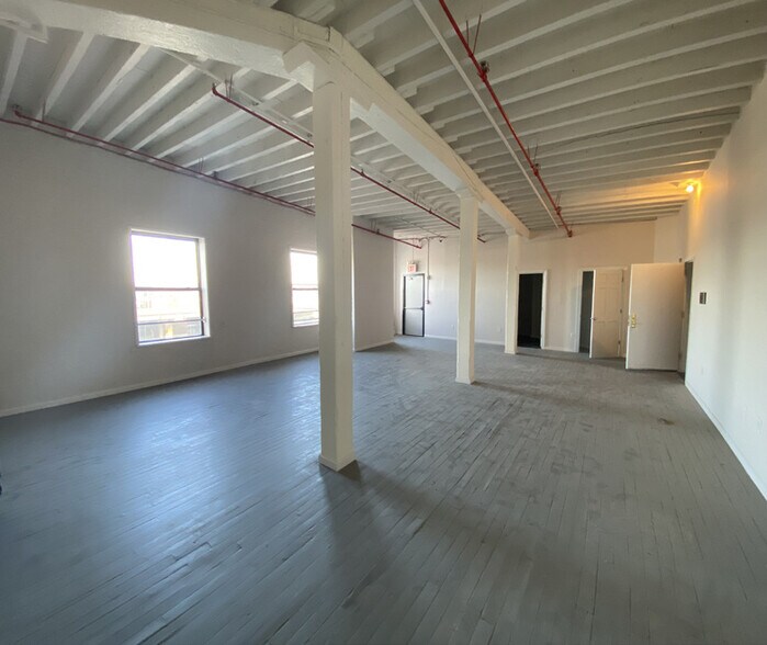 More Photos Of 635-637 W 51st St, New York Flex For Lease