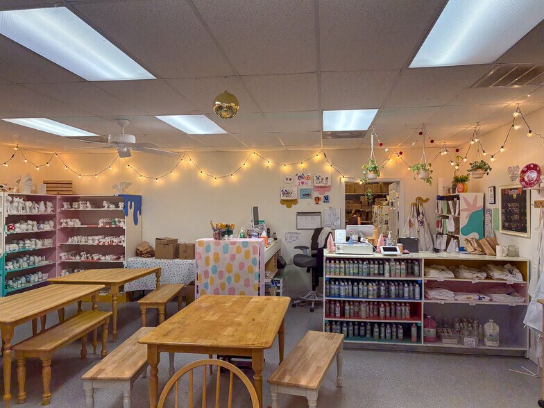 More Photos Of 622 Old Trolley Rd, Summerville Storefront For Lease