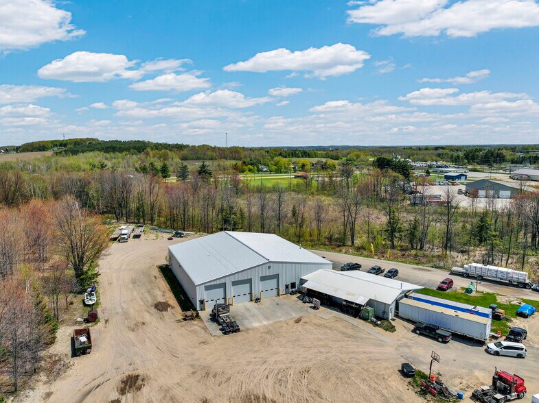 More Photos Of 6851 W Gerwoude Dr, Mc Bain Warehouse For Sale