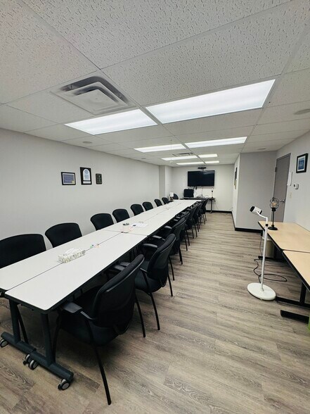 More Photos Of 304 Hoffman St, Elmira Office For Sale