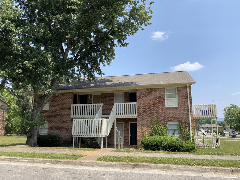 Primary Photo Of 1500 Barrington Rd NW, Huntsville Apartments For Sale