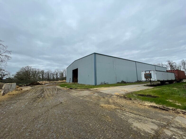 More Photos Of 5355 Gaffin Rd SE, Salem Warehouse For Sale