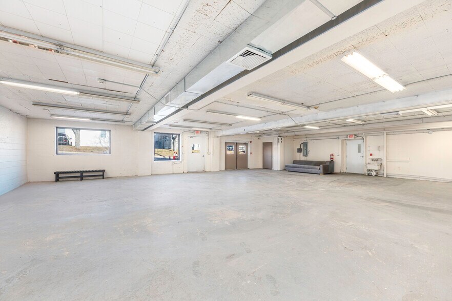 More Photos Of 342 Lexington Ave, Mount Kisco Light Distribution For Lease