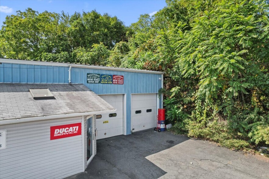 More Photos Of 1005 Route 9W, Fort Montgomery Auto Repair For Sale