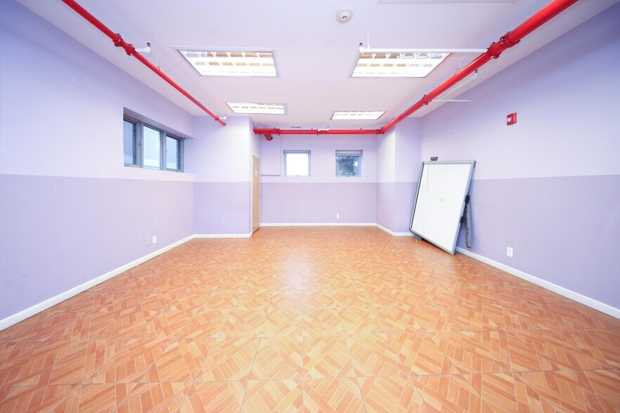 More Photos Of 343 Sand Ln, Staten Island Daycare Center For Sale