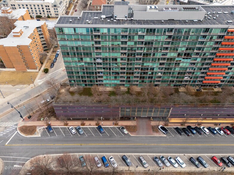 More Photos Of 1831 Benson Ave, Evanston Office For Sale