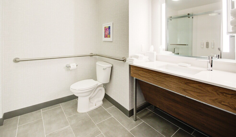 More Photos Of 4617 7th St, Bay City Hotel For Sale