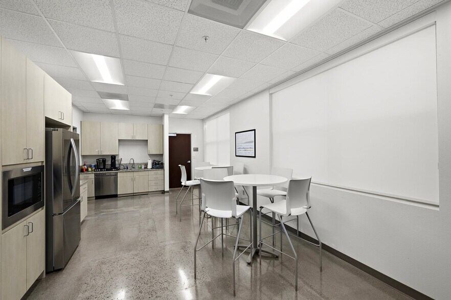 More Photos Of 1124 Bristol St, Costa Mesa Office For Sale