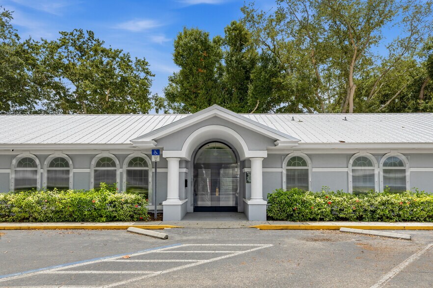 Primary Photo Of 4701 Manatee Ave, Bradenton Medical For Sale