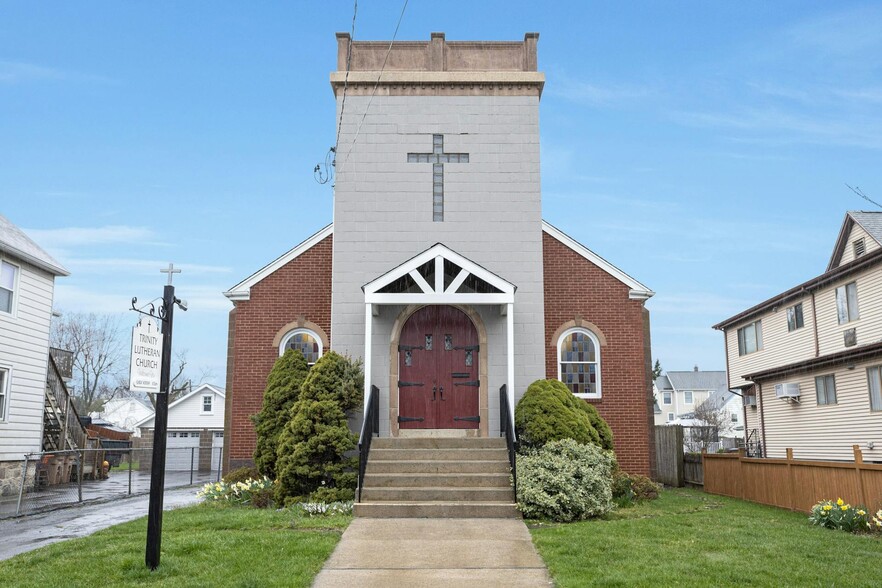 Primary Photo Of 265 Seaside Ave, Stamford Religious Facility For Sale