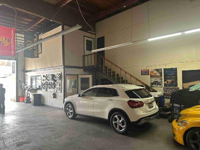 More Photos Of 779 W 16th St, Costa Mesa Warehouse For Sale