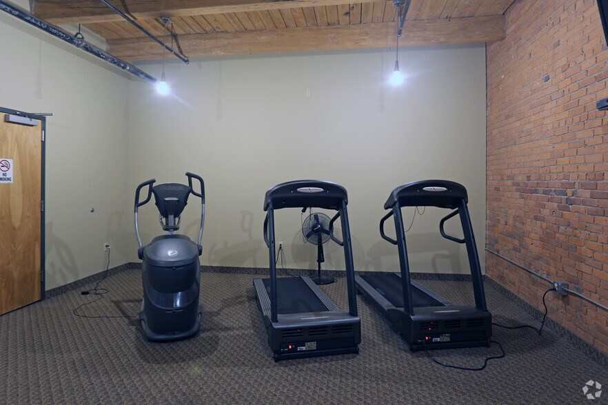 More Photos Of 87 N Clinton Ave, Rochester Apartments For Lease