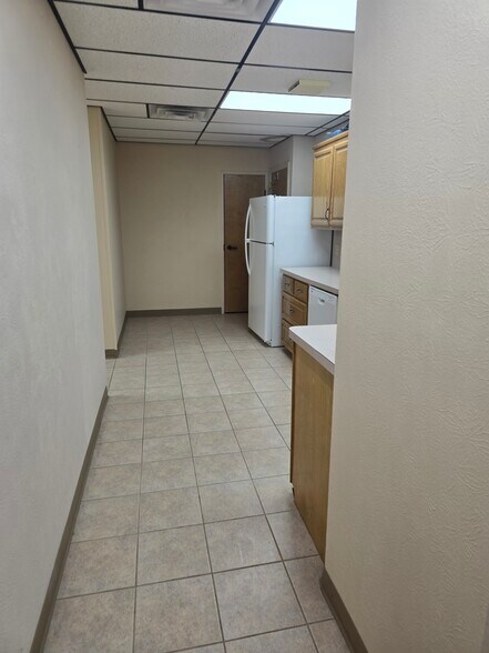More Photos Of 3610-3616 Saturn Rd, Garland Office For Lease
