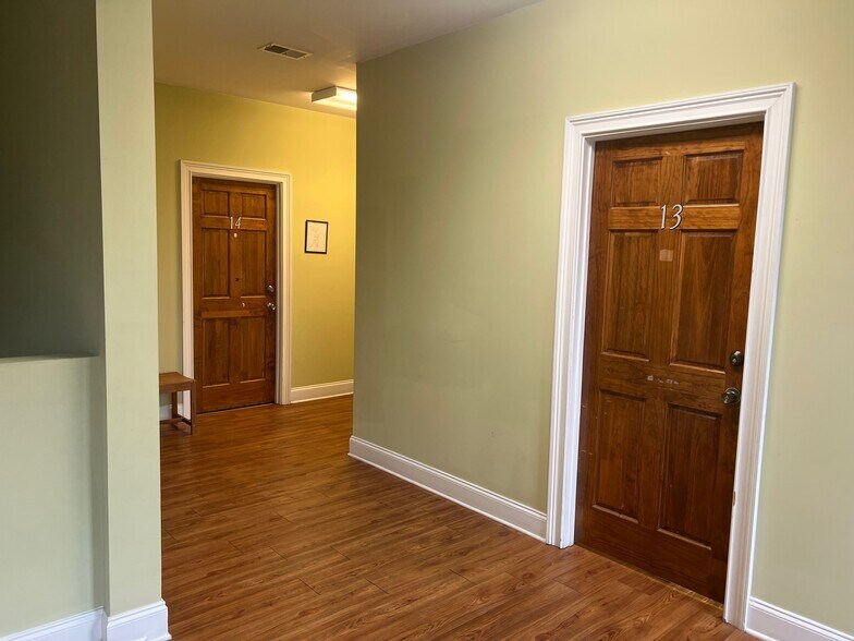 More Photos Of 3618 Ashley Phosphate Rd, North Charleston Office For Lease